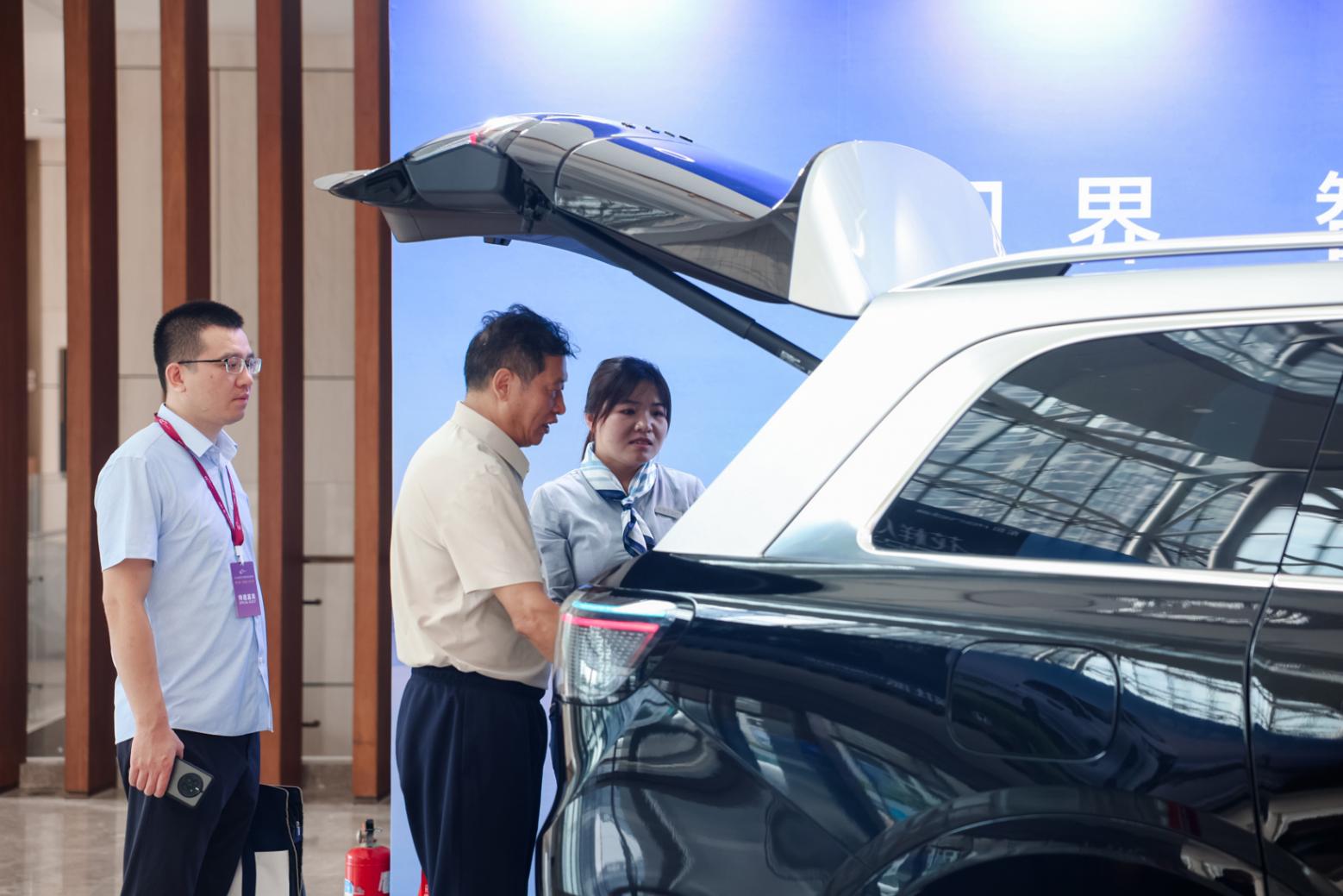 2025泰達(dá)論壇｜奔向“十五五”，汽車產(chǎn)業(yè)如何完成“關(guān)鍵一躍”